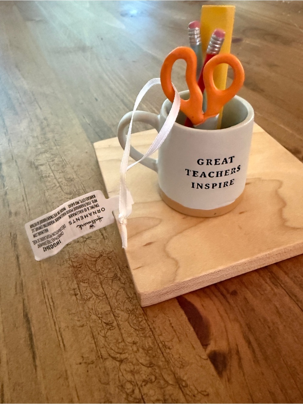 Hallmark White & Tan 'Great Teachers Inspire' Mini Mug Pencil Holder ornament